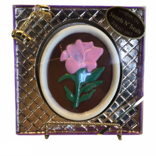 Load image into Gallery viewer, Oval Spring Flower

